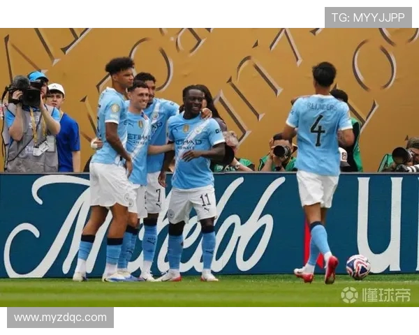 世俱杯同期惊现超远吊射！美职联前锋中圈破门引爆网络(1)